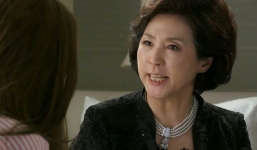 Giữa lễ ăn hỏi, cô gái quỳ xuống xin bố mẹ hủy hôn vì câu nói cay nghiệt từ mẹ chồng tương lai