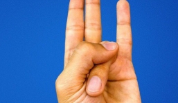 Bật mí lý do vì sao việc điều khiển ngón áp út luôn làm chúng ta mệt bở hơi tai