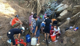 3 tấn gạo, 32.000 lít xăng dầu tiếp tế cho vùng lũ Mường Lát