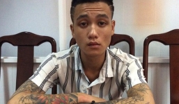 Thanh niên xăm trổ 17 tuổi mang súng giả đi đòi nợ 300.000 đồng