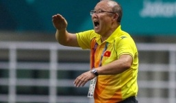 Nỗi đau của HLV Hữu Thắng và điều khiến thầy Park đau đầu