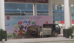 Gạch, cát đã được chuyển khỏi sảnh trường Pascal