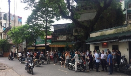 Chung cư cao tầng rung lắc sau động đất ở Hà Nội, cư dân hoảng loạn tháo chạy