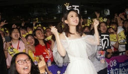 Triệu Lệ Dĩnh lộ gương mặt và vóc dáng mũm mĩm trước tin đồn mang thai, cuối năm nay cưới Phùng Thiệu Phong