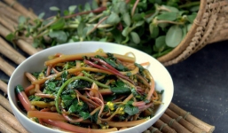 Loại rau có nhiều lợi ích sức khỏe được tận dụng ở Trung Quốc từ rất lâu, không ngờ ở Việt Nam lại mọc đầy vườn