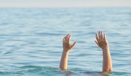 Mẹ nhảy xuống ao cứu con, cả 2 tử vong thương tâm