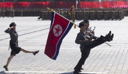 Hé lộ điều bất ngờ trong lễ duyệt binh hoành tráng của Triều Tiên