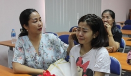 Mai Phương bật khóc vì xúc động trong ngày xuất viện sau gần một tháng điều trị tích cực