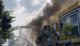 Vũ trường nổi tiếng ở trung tâm Đà Nẵng cháy dữ dội, người dân được sơ tán khỏi hiện trường