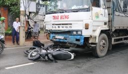 TNGT nghiêm trọng: Xe tải 'điên' tông 8 xe máy, 11 người nhập viện