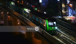 Ảnh: Tàu điện Cát Linh - Hà Đông chạy thử trong tối sau nhiều ngày tạm dừng