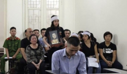 Nam sinh giết người phụ nữ tại Royal City bật khóc nức nở khi nói lời sau cùng