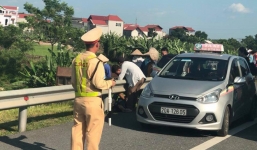 Tài xế Lexus biển tứ quý 8 bị xe tải đâm tử vong khi xuống làm việc với CSGT