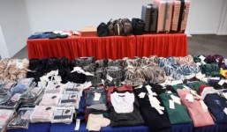 4 người Việt trộm cắp quần áo bị bắt tại Singapore