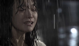 Mẹ lén gọi con gái đưa cháu về nhà ăn cơm mỗi khi bố đi tản bộ và sự thật không ai ngờ tới