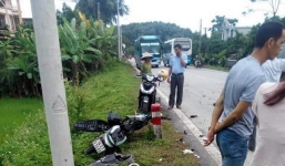 Hai cha con tử vong thương tâm dưới bánh xe khách