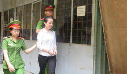 Bí mật trong 2 bức tranh của nữ Việt kiều Úc