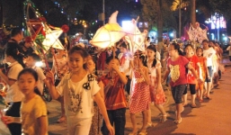 Lễ hội trung thu “Đêm rằm xuống phố” tại phố đi bộ Hồ Gươm diễn ra như thế nào?