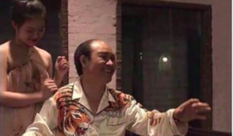 Phát hiện chi tiết đặc biệt về chiếc áo của ông chủ động chứa phim 'Quỳnh búp bê'