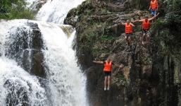 Tạm dừng mọi tour du lịch mạo hiểm vượt thác Datanla, Đà Lạt sau vụ một du khách Hàn Quốc thiệt mạnh