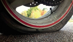 Đà Nẵng: Cán bộ phường xì lốp xe của dân vì đến làm việc quá lâu