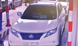 Bộ NN&PTNT đề nghị công an xác minh xe sang đeo phù hiệu 'hộ đê' hòng trốn phí BOT