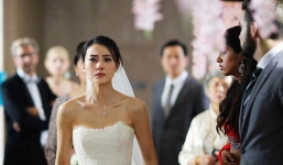 Đang háo hức chờ đợi thì chú rể thất kinh với bộ dạng rũ rượi của cô dâu ngay trước nhà hàng tiệc cưới