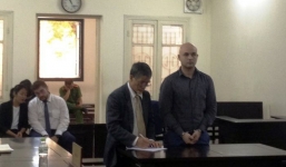 Quan hệ đồng tính với bé trai 13 tuổi, người đàn ông ngoại quốc lĩnh 3 năm tù