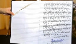 Những dòng sổ tang đầy xúc động tại lễ viếng Chủ tịch nước Trần Đại Quang