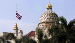 Tất cả công sở Thái Lan treo cờ rủ tưởng niệm Chủ tịch nước Trần Đại Quang