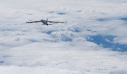 Mỹ điều máy bay ném bom B-52 qua biển Đông