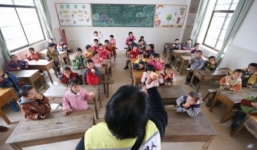 Trường mầm non dùng gạo mốc, chân gà ôi thiu nấu ăn khiến nhiều trẻ nhập viện