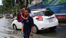 Phố nhà giàu ở Sài Gòn ngập nặng sau mưa