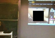 500 sinh viên xấu hổ bỏ về giữa giờ học vì bất đắc dĩ phải xem phim người lớn