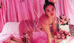 Chi 4,1 tỷ mua quà sinh nhật, Ngọc Trinh đón tuổi mới tốn kém ngang với mua cả căn biệt thự