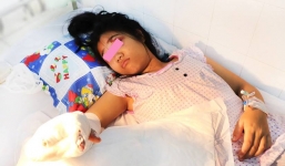 Bé gái dập nát toàn bộ bàn tay do bị xe container kéo lê trên đường