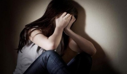 Bắt đối tượng hiếp dâm bé gái vé số trong nhà tắm