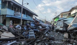 Thảm họa kép ở Indonesia: Phát hiện thêm 34 thi thể học sinh dưới nhà thờ
