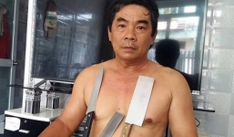 Chuyện lạ có thật: Người đàn ông ở Tiền Giang có khả năng 'hút' bàn inox nặng 20 kg