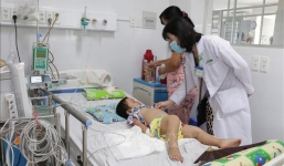 Hà Nội: Đã có 10 trẻ mắc tay chân miệng biến chứng nặng, dương tính với EV71