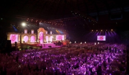 Tiết lộ chi phí tổ chức 'đám cưới thế kỉ', mời cả dàn sao Việt ở Đà Nẵng