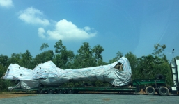 Cây 'quái thú' khủng lại chui lọt hàng chục trạm CSGT từ Nam ra Bắc