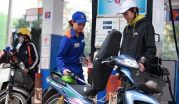 Xăng tăng giá mạnh gần 700 đồng/lít từ 15h chiều nay