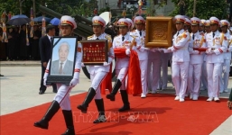 Lễ an táng nguyên Tổng Bí thư Đỗ Mười tại quê nhà Thanh Trì, Hà Nội