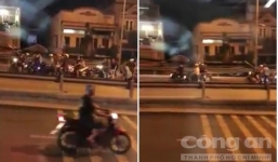 Sài Gòn: Hàng chục thanh niên cầm hung khí chém loạn xạ trên cầu