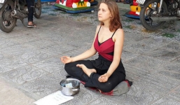 Cô gái Nga từng ngồi vỉa hè Phú Quốc xin tiền tái xuất với chiêu mới