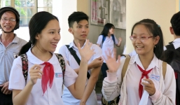 Thi vào lớp 10 ở Hà Nội: Toán tự luận, môn thứ tư trắc nghiệm