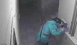 Phun nước bọt vào pizza của khách, shipper trẻ đối mặt bản án 18 năm tù