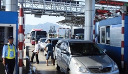 Tài xế dừng xe không mua vé gây ùn tắc nghiêm trọng, BOT Ninh Lộc phải xả trạm