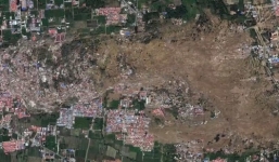 Sau thảm họa kép, 2 ngôi làng ở Indonesia bị xóa sổ nhìn từ vệ tinh